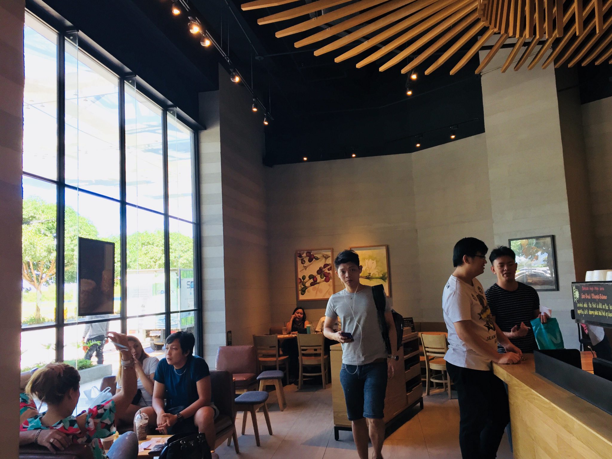 スターバックス/Starbucks in Mactan New Town、セブ島